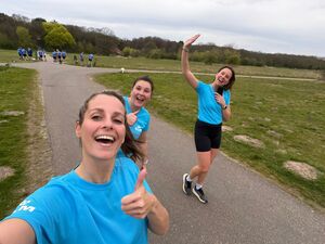 3 vrolijke KLM Road Runsters img-1163